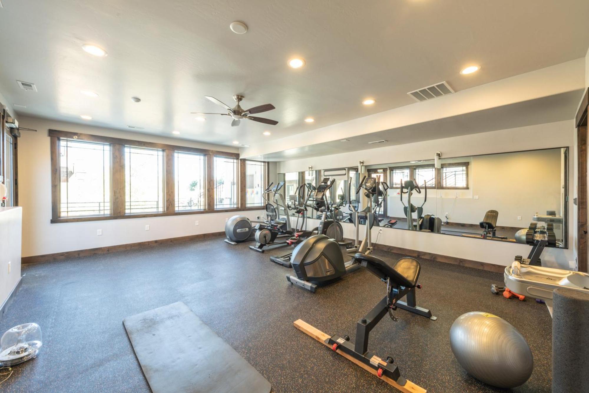 Blackstone Luxury 2Br, Walk To Skiing At Cabriolet, Mountain View, Shared Pool And Hot Tub, Gym Park City Zewnętrze zdjęcie